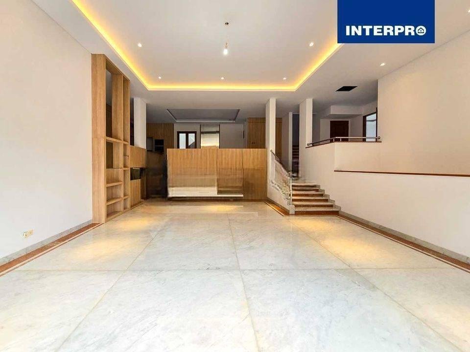 Rumah Mewah di Taman Villa Meruya Siap Huni Luas 374m2