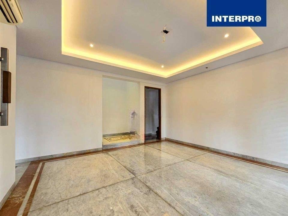 Rumah Mewah di Taman Villa Meruya Siap Huni Luas 374m2