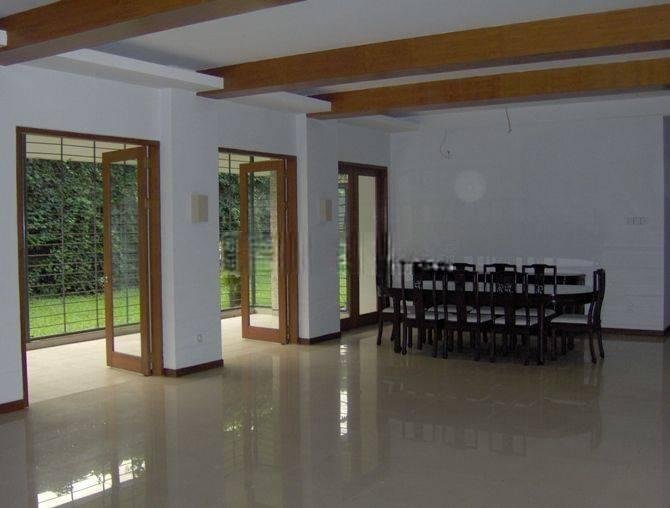 Di Sewa Rumah Mewah Simprug Dekat Senayan City