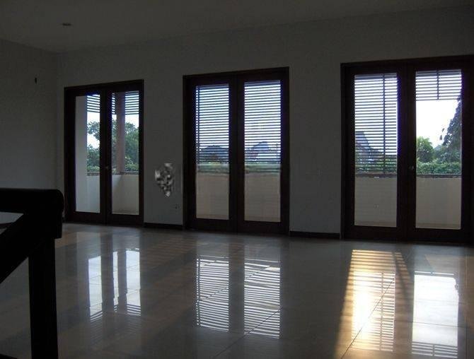 Di Sewa Rumah Mewah Simprug Dekat Senayan City