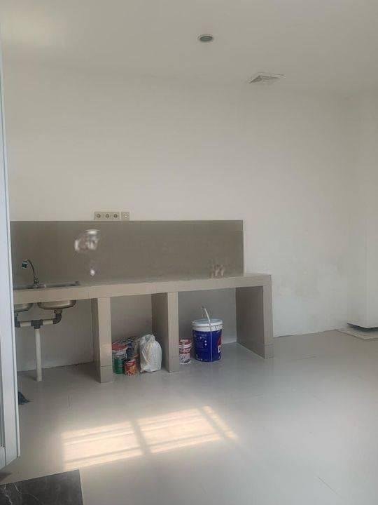 Disewakan rumah baru 2 lantai citra garden 8 harga paling murah