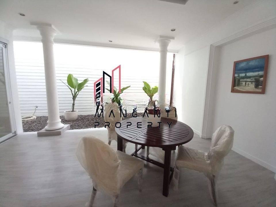 Disewakan Rumah Cantik Single House Private Pool Harga Murah Fully Furnished Siap Huni Tinggal Bawa Koper Area Kemang Jakarta Selatan