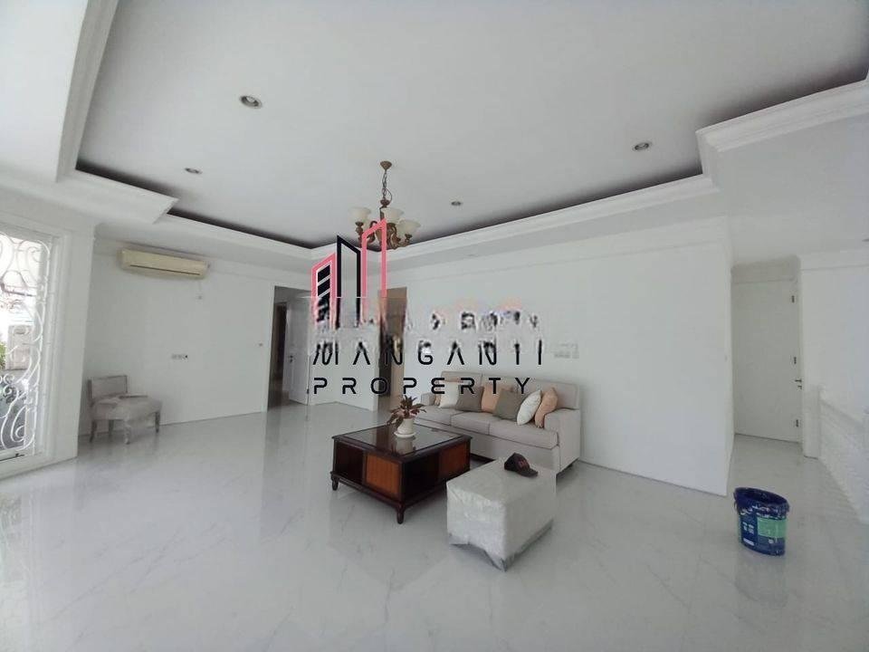 Disewakan Rumah Cantik Single House Private Pool Harga Murah Fully Furnished Siap Huni Tinggal Bawa Koper Area Kemang Jakarta Selatan