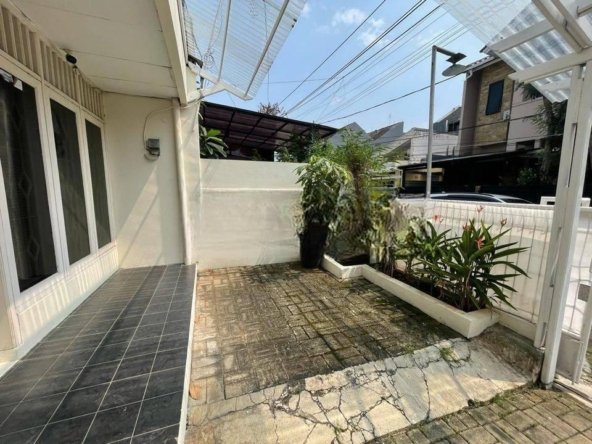 Rumah lama di pondok indah