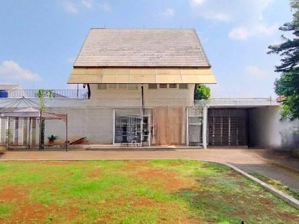 Rumah Halaman Luas Nyaman Dekat Terminal MRT Lebak Bulus & PIM