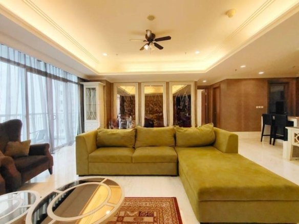 Apartemen Botanica simprug 3 BR Furnished Bagus