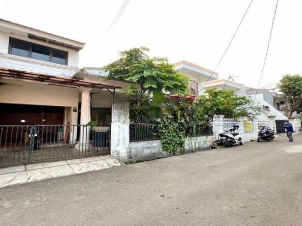 TEBET AKSES 2 MOBIL - RUMAH HITUNG TANAH