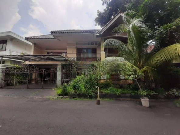 Dijual Cepat Rumah Terawat di Jl.Tulodong Senayan
