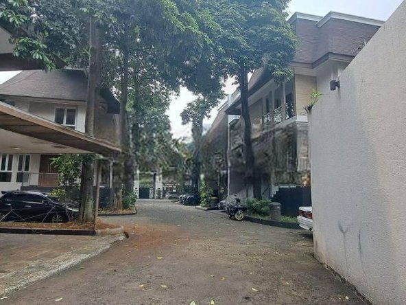 Rumah Didalam Cluster Eksklusif Dekat Tol Tb Simatupang Harga Murah Dibawah Pasaran di Jatipadang Jakarta Selatan
