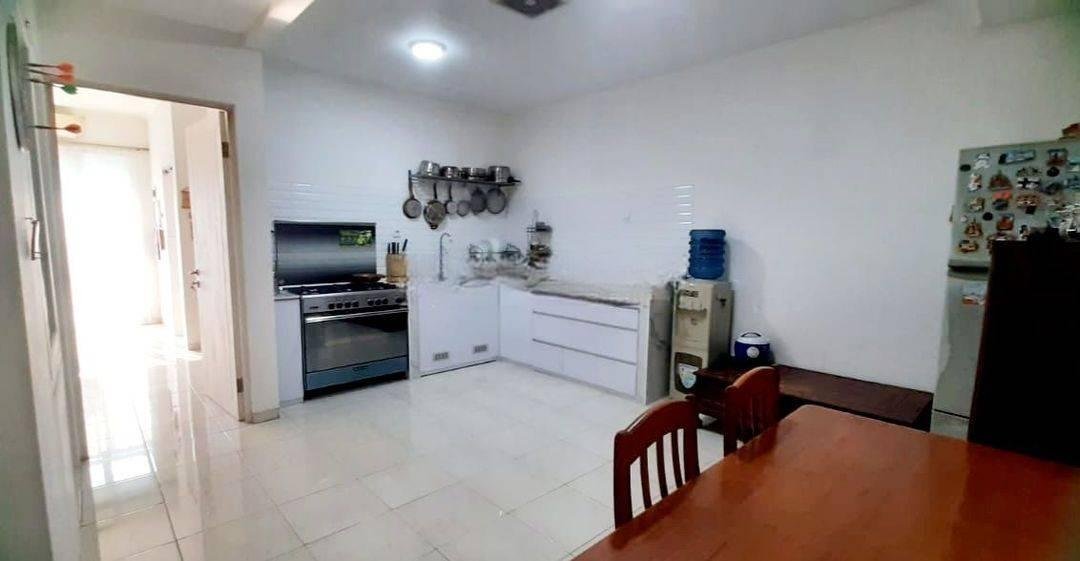 SEWA RUMAH CANTIK FURNISHED 2 LANTAI DI KENCANA LOKA BSD TANGSEL