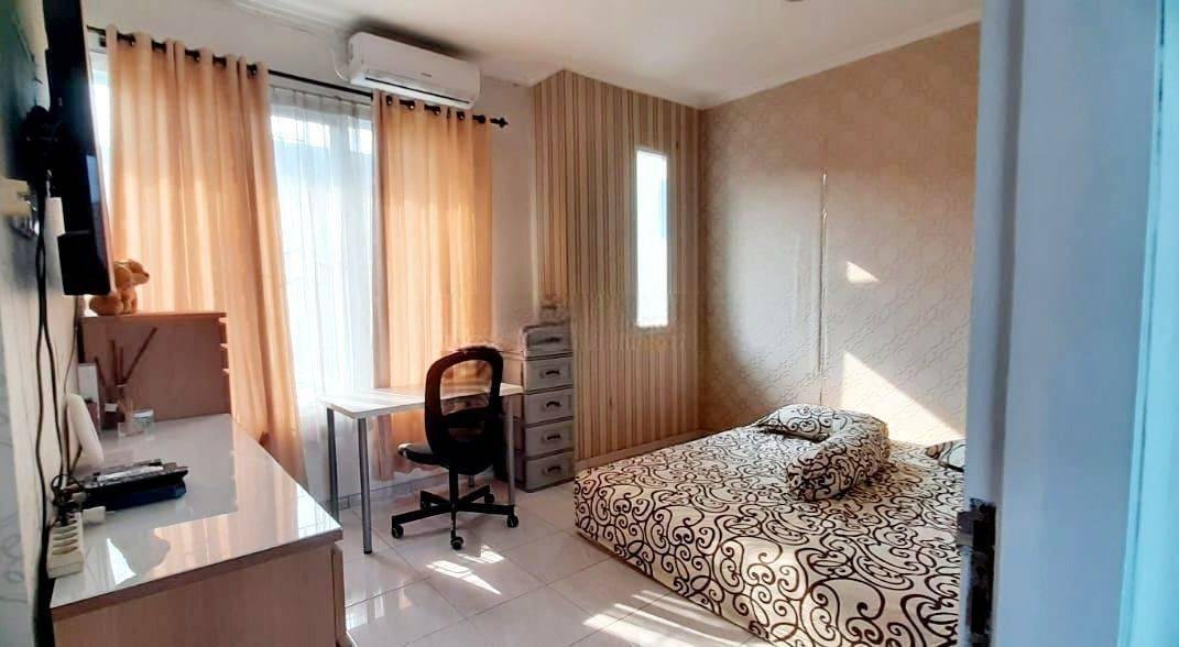 SEWA RUMAH CANTIK FURNISHED 2 LANTAI DI KENCANA LOKA BSD TANGSEL