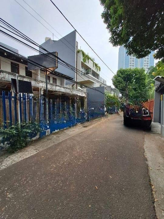 Rumah Lama Butuh Renovasi Area Kebayoran Baru Lokasi Strategis