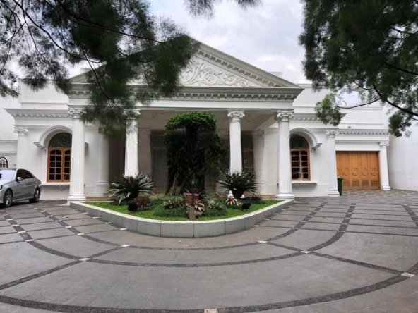 Rumah Cantik Mewah Classic di Metro Pondok Indah Jakarta Selatan SHM Bagus Jarang Ada