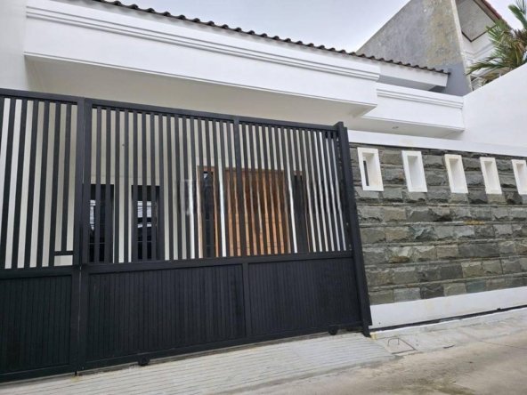 Rumah 2 Lantai Siap Huni Lokasi Strategis di Duri Kepa