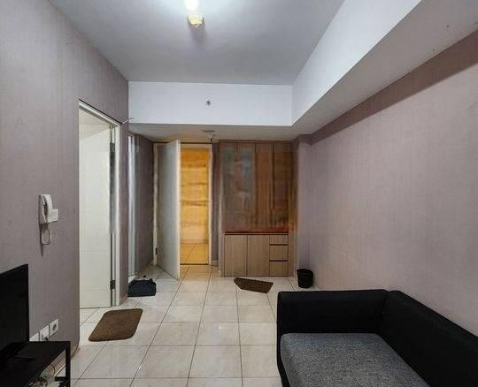 Dijual JUAL CEPAT HARGA NEGO APARTEMEN THE SPRINGLAKE MENARA AZOLLA TIPE 2BR LANTAI TENGAH VIEW KOLAM RENANG DAN SEMI FURNISHED