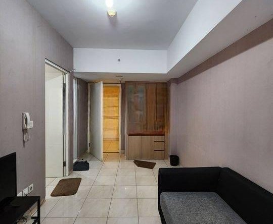 Dijual JUAL CEPAT HARGA NEGO APARTEMEN THE SPRINGLAKE MENARA AZOLLA TIPE 2BR LANTAI TENGAH VIEW KOLAM RENANG DAN SEMI FURNISHED