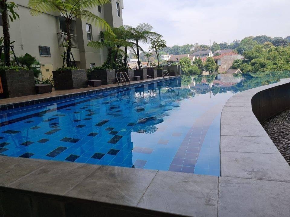 Dijual Lantai bawah view kolam renang