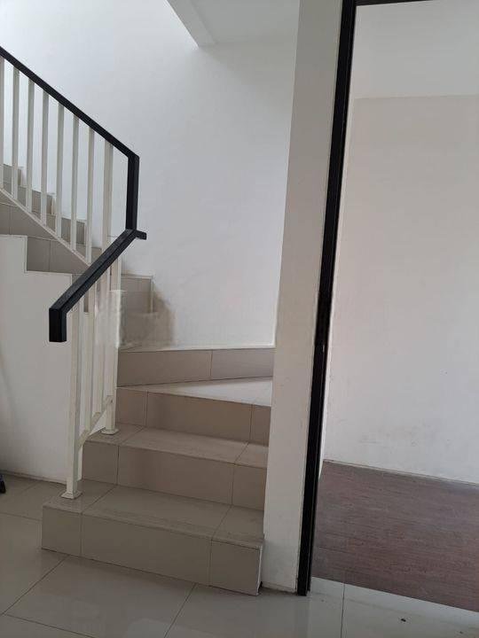 Disewakan rumah baru 2 lantai citra garden 8 harga paling murah
