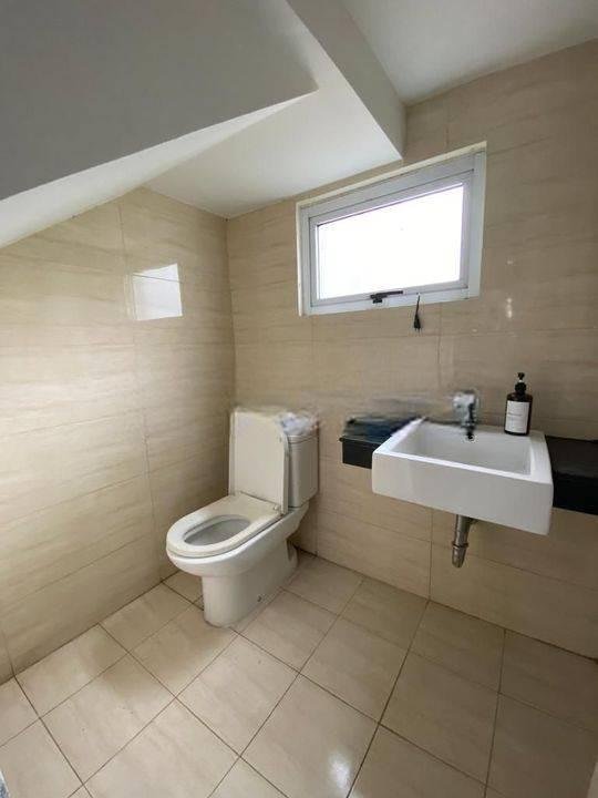 Termurah Rumah Green Lake City Amerika Latin Lt8x18 Lb250 Utara