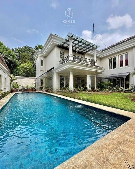 Besar Hook di Pondok Indah