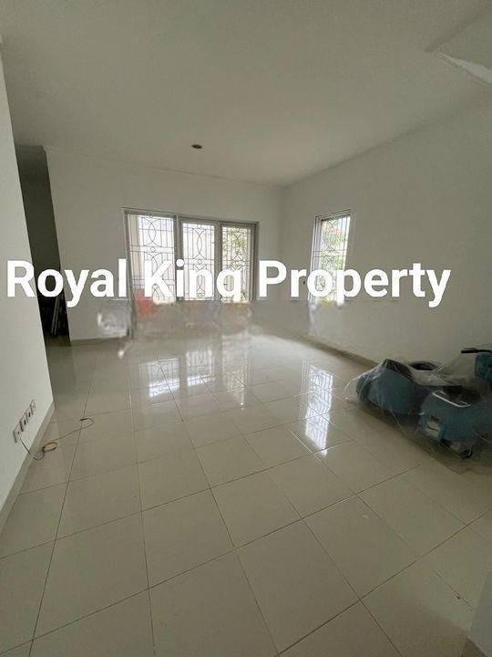 RUMAH DISEWA MURAH 2 tingkat Modernland Premier Park LT 200 ada kolam renang dalam cluster