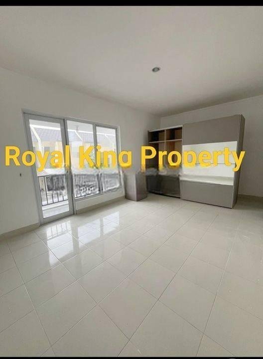 RUMAH DISEWA MURAH 2 tingkat Modernland Premier Park LT 200 ada kolam renang dalam cluster