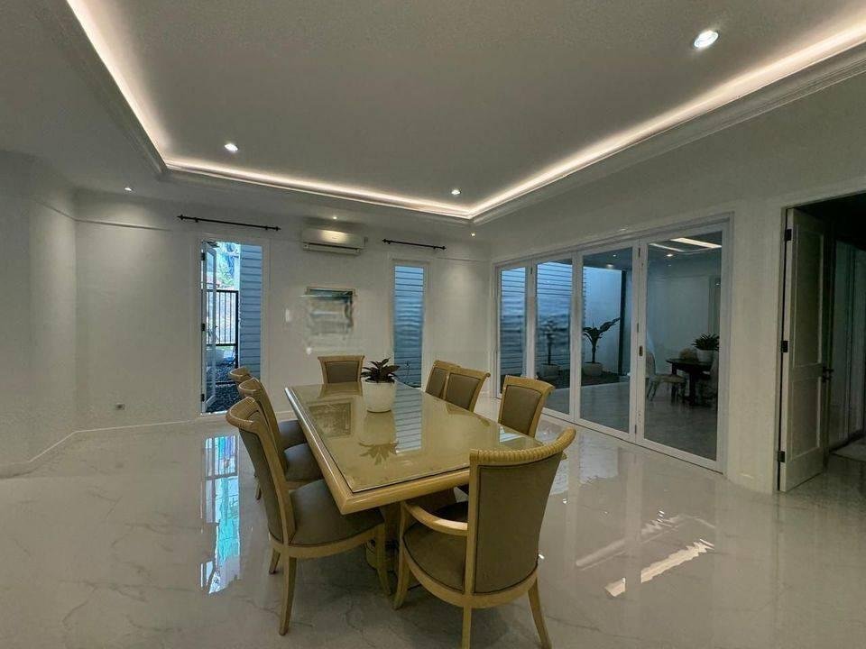For Rent Furnished Luxury Tropical House in Kemang