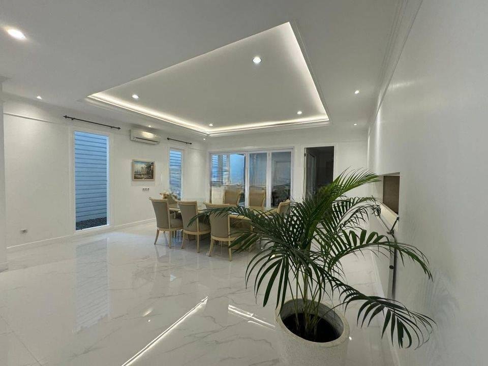 For Rent Furnished Luxury Tropical House in Kemang