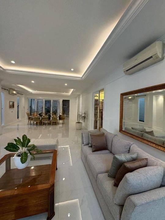 For Rent Furnished Luxury Tropical House in Kemang
