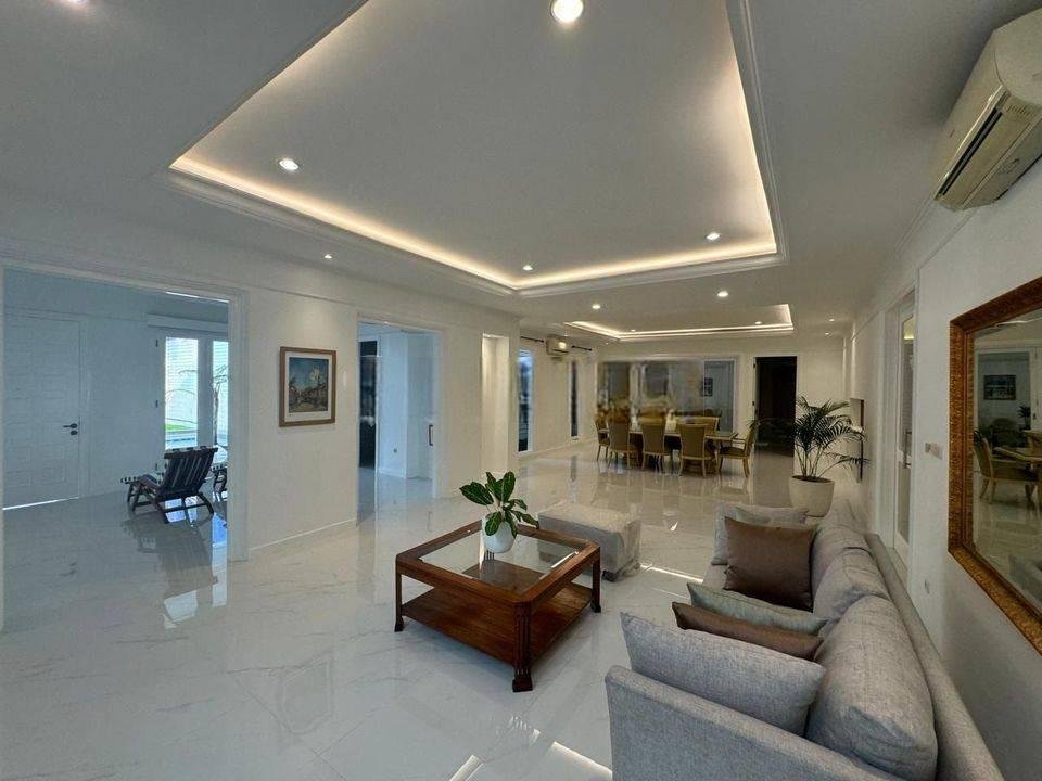 For Rent Furnished Luxury Tropical House in Kemang