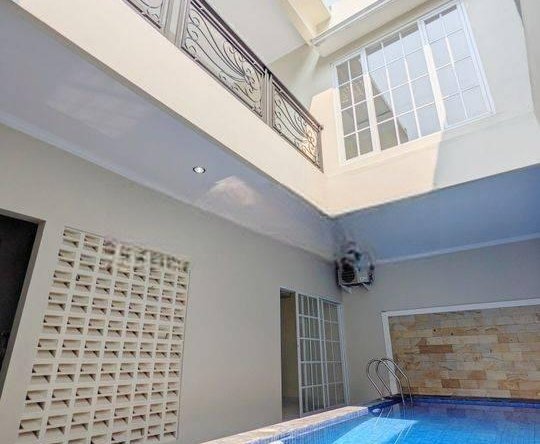 Rumah dalam Cluster Jagakarsa private Pool