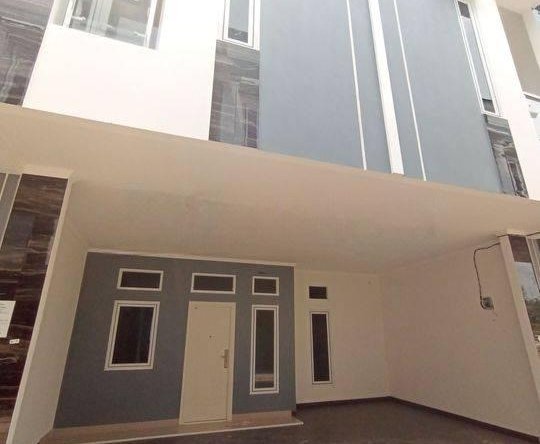 Rumah Modern Di Pisangan 2 Lantai dekat Pintu Toll Jatinegara