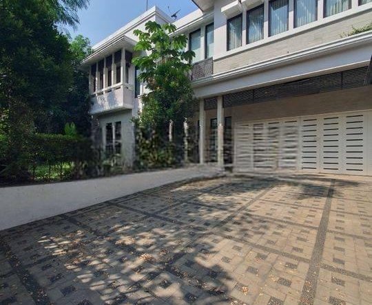Rumah design minimalis tropis kemang dalam