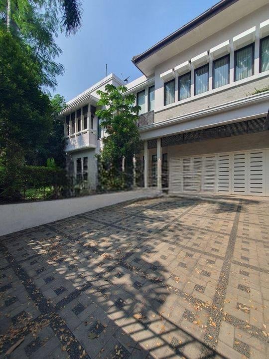 Rumah design minimalis tropis kemang dalam