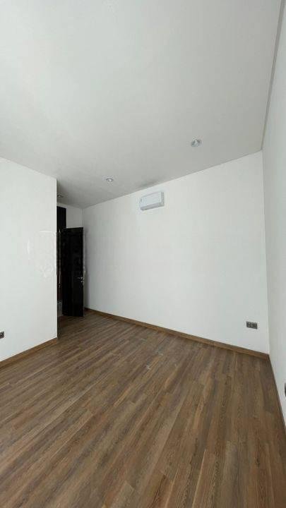 Disewakan Rumah Golf Island 200 M2 Semi Furnished View Golf !