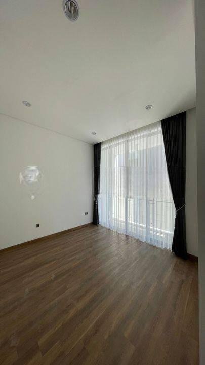 Disewakan Rumah Golf Island 200 M2 Semi Furnished View Golf !