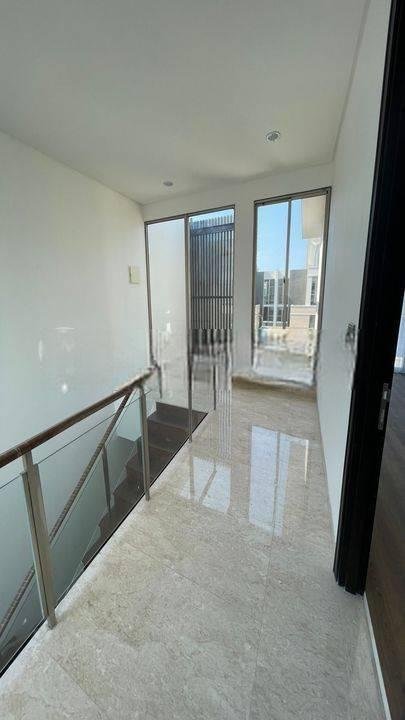 Disewakan Rumah Golf Island 200 M2 Semi Furnished View Golf !