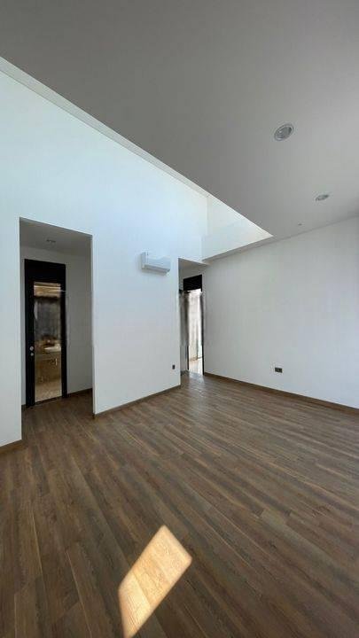 Disewakan Rumah Golf Island 200 M2 Semi Furnished View Golf !