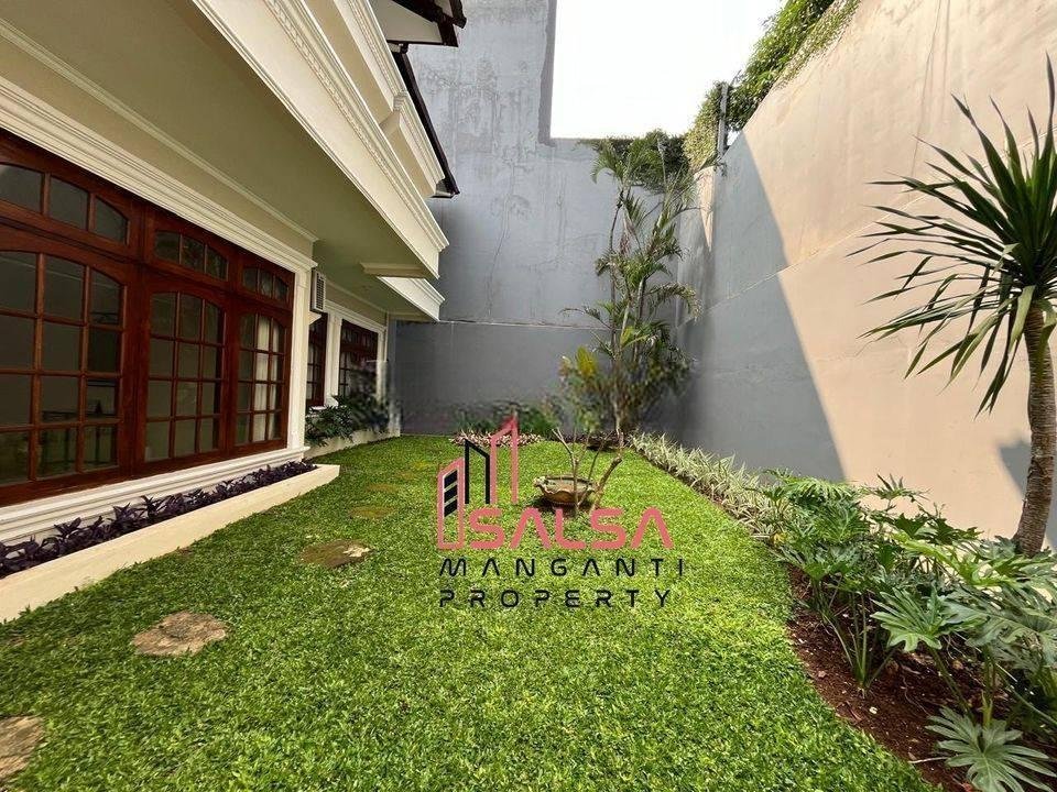 Disewakan Rumah Cantik Asri Nyaman Taman Luas Dan Semi Furnished Harga Murah Siap Huni Dekat Sekolah Dan Perkantoran Dan Cafe Bebas Banjir Area Pejaten Kemang Jakarta Selatan