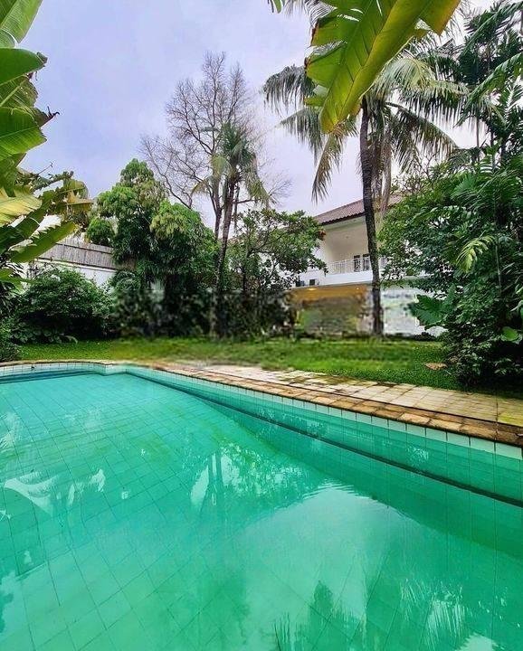 Rumah Homey Harga Menarik Di Kemang Lingkungan Bebas Banjir