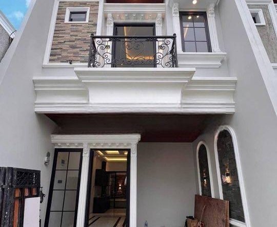 Rumah 2 Lantai SHM Bagus dekat pintu tol andara cilandak