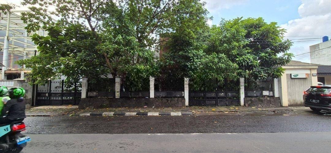 Rumah 2 lantai lokasi strategis sertifikat SHM di Darmawangsa Rumah 2 lantai lokasi strategis sertifikat SHM di Darmawangsa