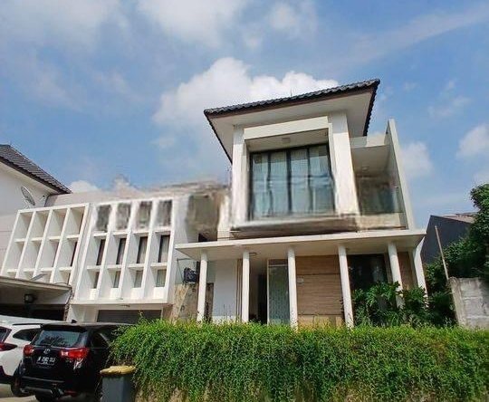 RUMAH SIAP HUNI ADA HALAMAN BELAKANG DI KEBAYORAN BINTARO JAYA