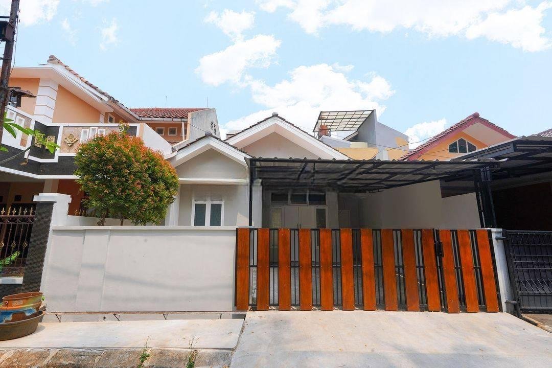 Rumah LT 120 SHM 6 Menit ke Transmart Graha Raya Siap Huni Baru Renov J15438