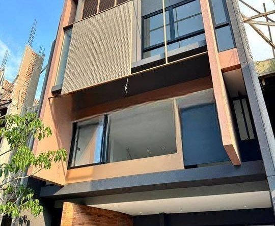 Brand New Townhouse Ampera kenanga
