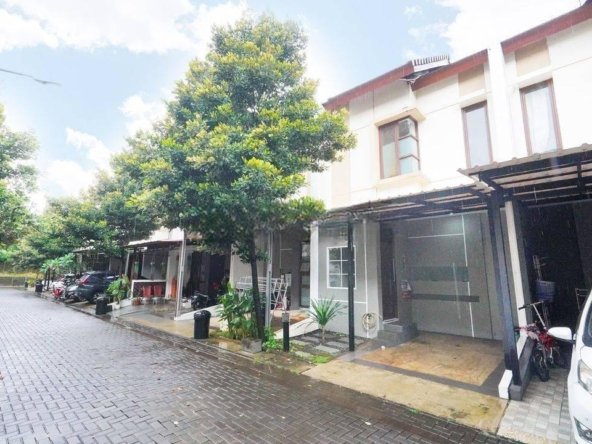 Rumah 2 Lantai SHM Strategis Dekat Mall di Tangerang Selatan Harga Nego J14015