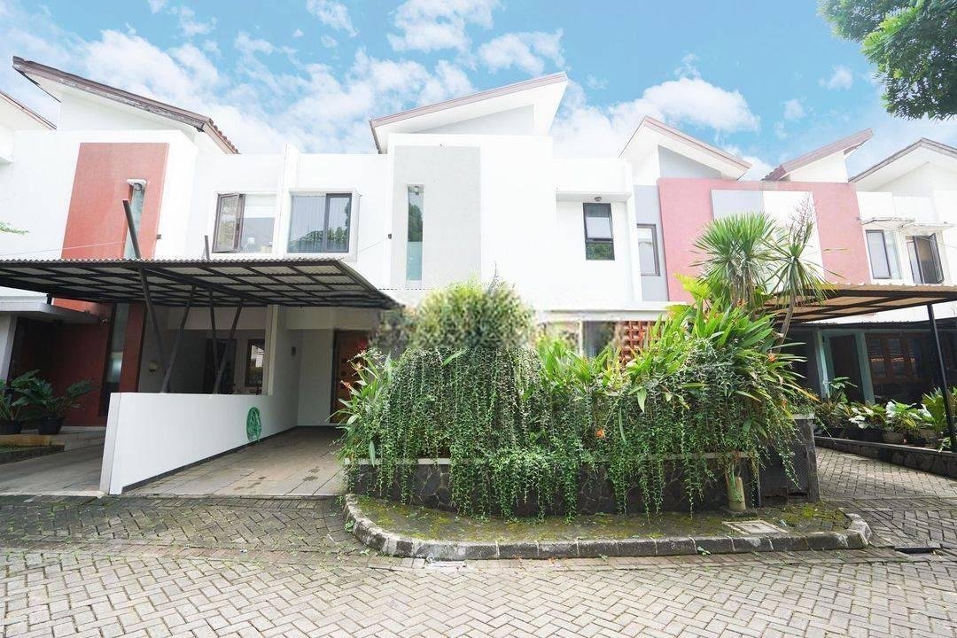 Rumah Luas Idaman di Bintaro Semi Furnished dekat Bintaro Jaya Xchange Mall J11293