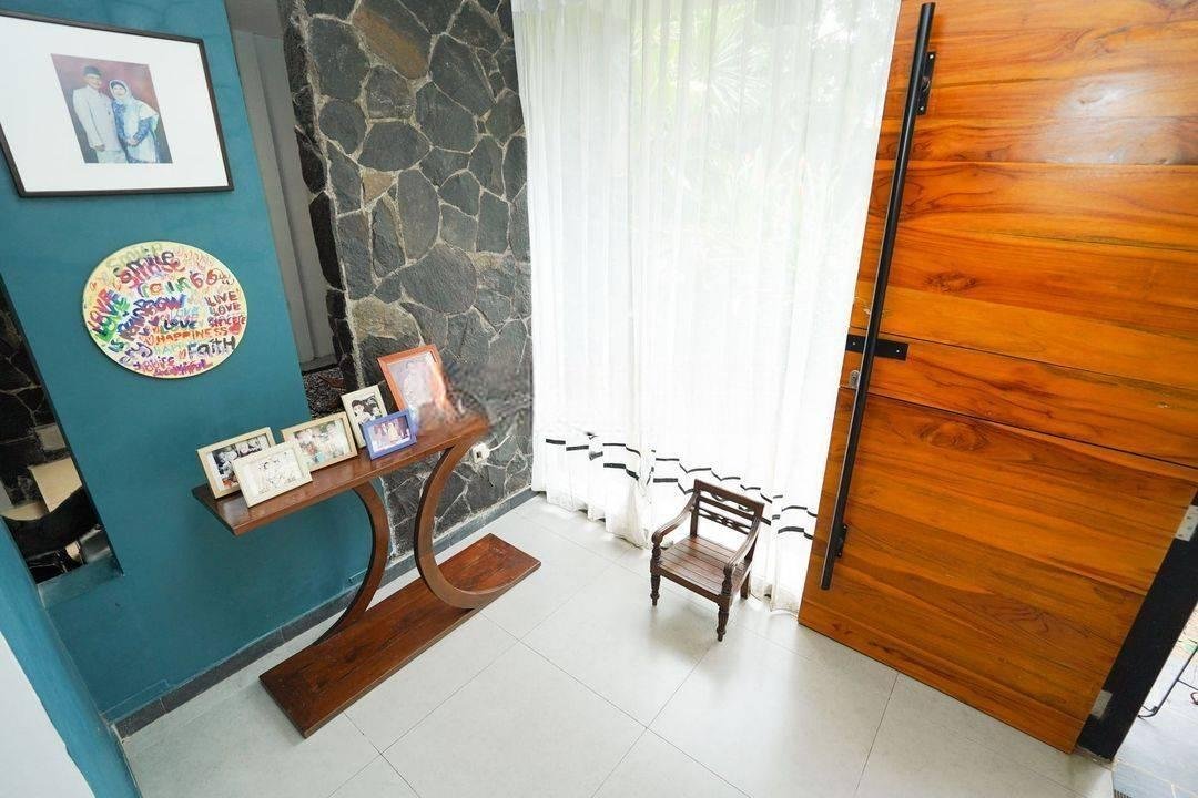 Rumah Luas Idaman di Bintaro Semi Furnished dekat Bintaro Jaya Xchange Mall J11293