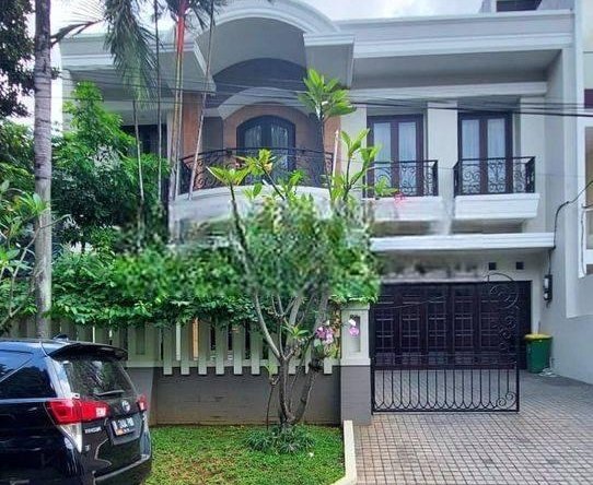 Rumah pondok indah baru renovasi Dekat Golf