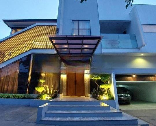 Rumah Mewah di Lokasi Paling Bagus di Daerah Tebet Barat 16 Rumah Mewah di Lokasi Paling Bagus di Daerah Tebet Barat Rumah Mewah di Lokasi Paling Bagus di Daerah Tebet Barat